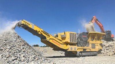 The hybrid B7e jaw crusher features a larger crusher unit (1,200 x 830 mm) and a higher maximum capacity (700 tph).