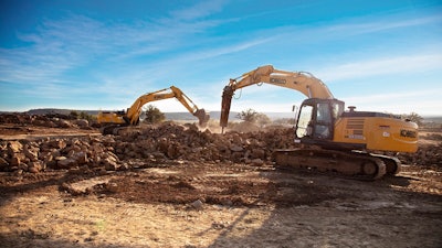 Kobelco%20 Canada%20 Dealers Release%20 Photo Resized 2