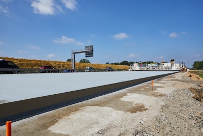 The TCM 180i has a modular design which makes the self-propelled texture curing machine suitable for working widths from 13 ft., 1 in. to 59 ft., 1 in. (4-18 m). It ensures optimum curing of the new concrete pavement.