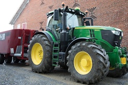 The 6230R delivers 230 engine horsepower and is factory-equipped with an Infinitely Variable Transmission.