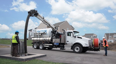 The Vactor 2100i combination sewer cleaner combines intuitive simplicity and operational ease.