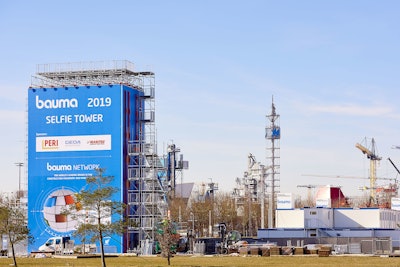 Selfie Tower