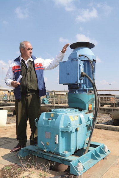 George Drewing, Head of Treatment Plant in Sebokeng: “Electricity is our biggest cost factor. We could save 272,000 rand (approx. EUR 17,500) a month. We’re thinking about filling all the aerator gears with NUFLUX.”