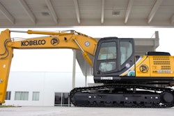 The 1000th KOBELCO excavator produced in the USA is the SK210LC-10.