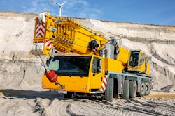 The Liebherr LTM 1230-5.1 mobile crane has a 75-m telescopic boom.