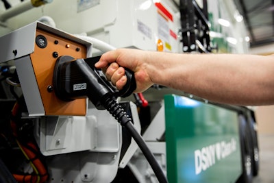 190507 Mack Lr Bev 2