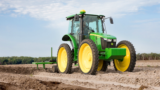 The 5115RH features tall 230/95 R40 tires that provide 28.6 in. (72.6 cm) of clearance to the center of the axle.