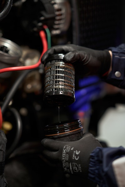 It's Simple And Quick To Remove A Dirty Filter