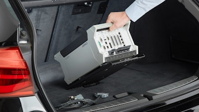 D Space Auto Box 21cm 01 300dpi 190703