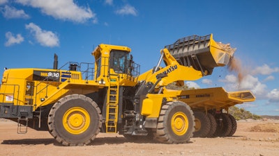 Komatsu Wa900 8 Loading Hd605