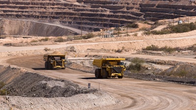 930 E Komatsu Truck At Az Proving Ground