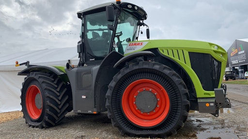 Galileo Cup Wheel Claas Tractor