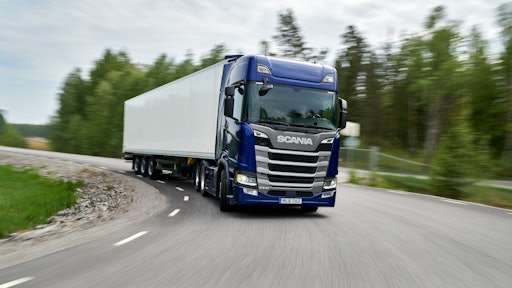 Registrations of heavy trucks recorded a year-on-year decline for the third month in a row, falling by 13.8%, reports ACEA.