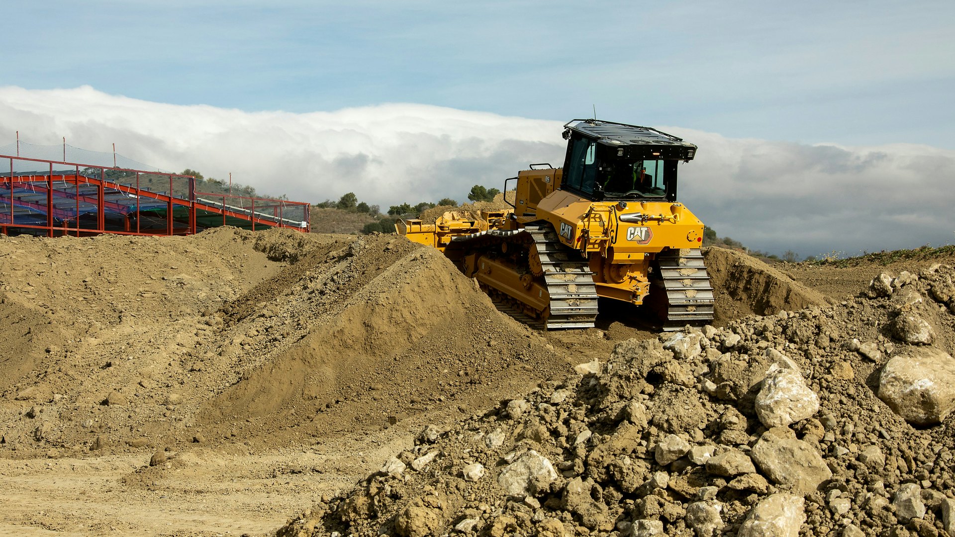 New Cat D5 Dozer Offers Performance Improvements Oem Off Highway