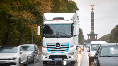 The Mercedes-Benz eActros heavy-duty truck, with a range of up to 200 km, is in intensive use by customers in Germany and Switzerland as part of the eActros “innovation fleet.'