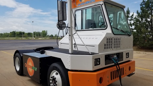Orange Ev T Series Pure Electric Terminal Truck Charging (1)