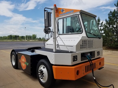 Orange Ev T Series Pure Electric Terminal Truck Charging (1)