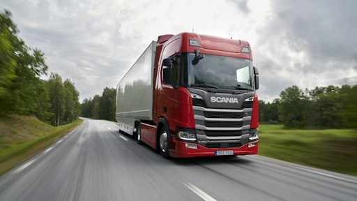 EU demand for new heavy trucks decreased by 15.2% in October 2019.