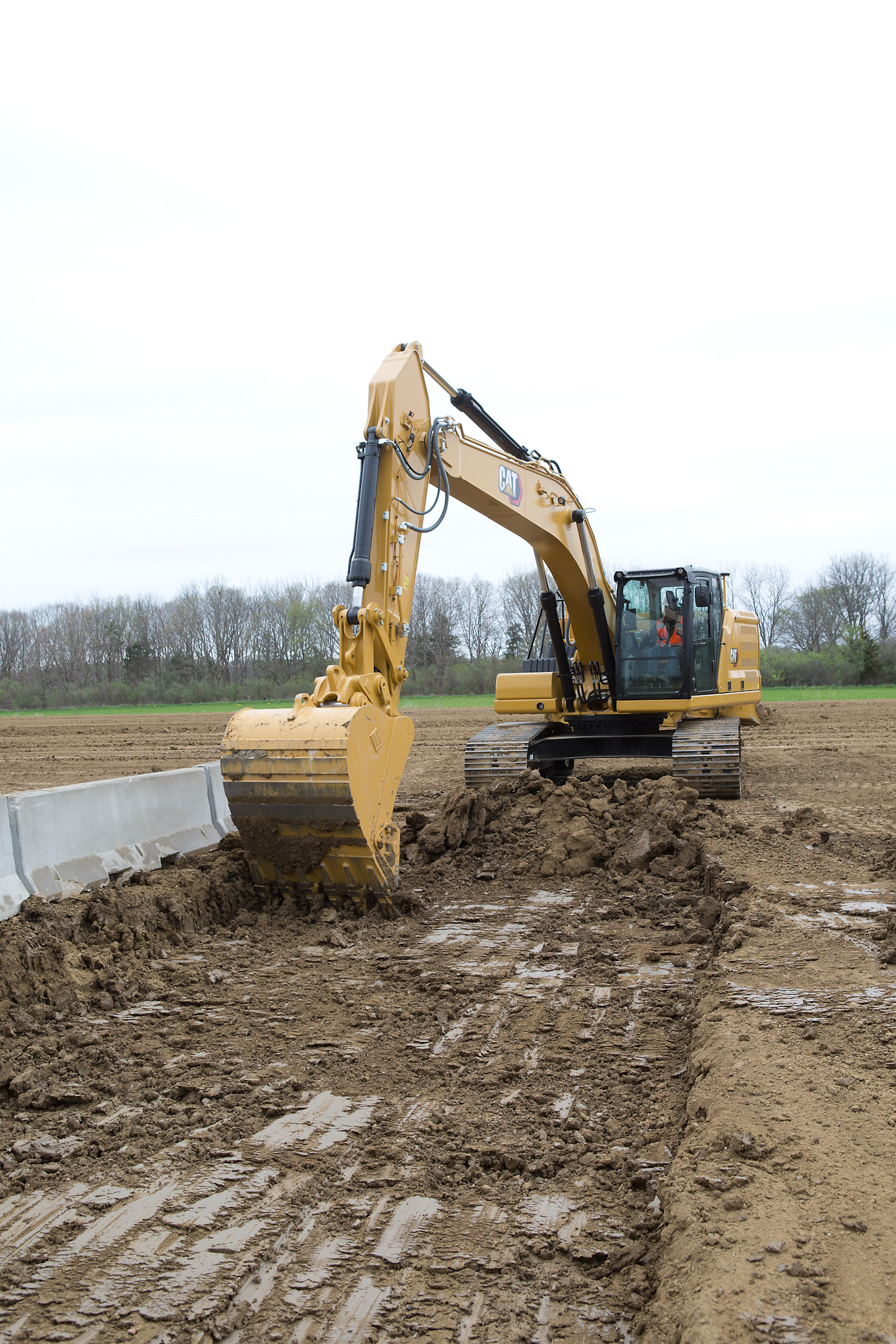 New Cat 326 Next Gen Excavator Improves Operator Efficiencies up to 45%