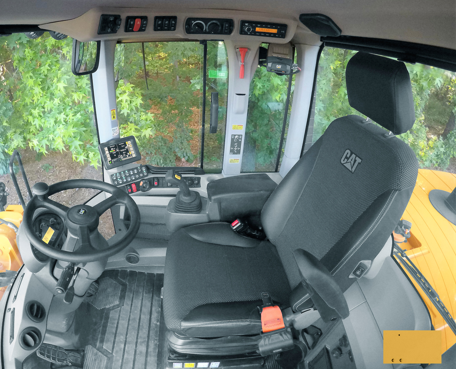 Caterpillar Updates Small Wheel Loader Line