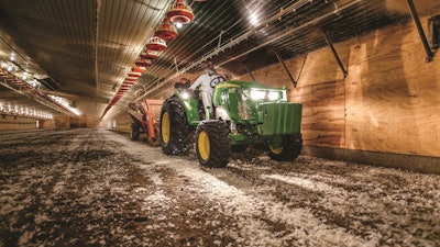 The 4M Heavy-Duty tractors are suited for working in small spaces and low-light conditions.