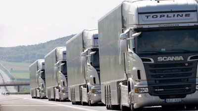 A truck platoon can have anywhere from two to 10 trucks in it; usually no more than 10 are recommended to ensure a stable connection between the vehicles.