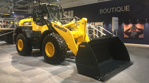 Komatsu Dash 8