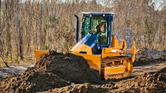 Case Project Minotaur Debuts As Model Dl550b Compact Dozer Loader Oem Off Highway