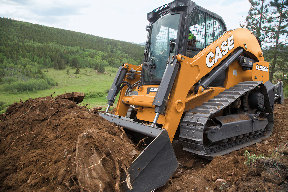 CASE "Project Minotaur" Debuts as Model DL550B Compact Dozer Loader