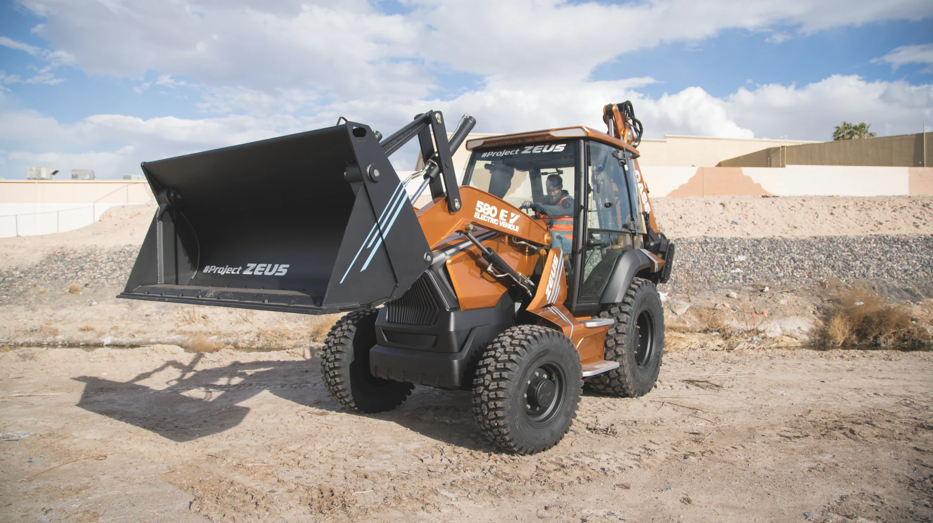 K-Garage ES335タイプ KSA-580 CASE Unveils Fully Electric Backhoe Loader | OEM Off-Highway