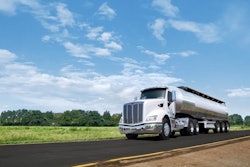 Loop Energy has worked together with Peterbilt Motors Co. to integrate its eFlow fuel cell/battery powertrain system into a Class 8 truck.