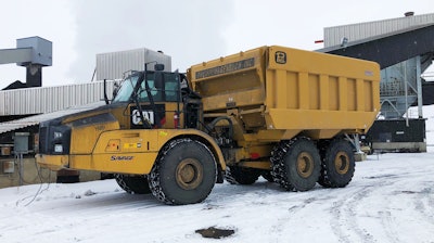 Hardox HiAce drastically slows down the oxidation process, allowing the full hardness of the material to counteract wear.