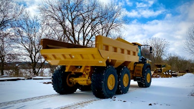 Philippi-Hagenbuch’s Rear Eject Bodies are suited for challenging hauling applications from general construction, road construction and sand/gravel to mine reclamation and underground hauling situations.