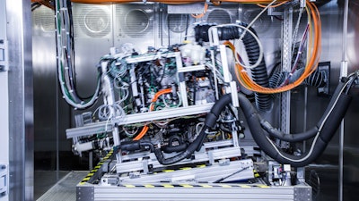 Development tests on the drive unit of the Mercedes-Benz GLC F-CELL in Kirchheim-Nabern. Tests begin in freezing conditions with the drive unit tilted at different angles.