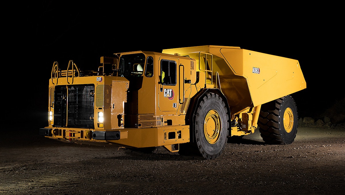Cat AD60 坑内採掘トラック | Caterpillar