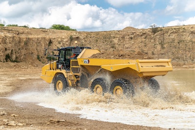 Cat725 Articulated Truck