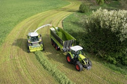 Parallel platooning in agriculture is one of the areas being researched through the 5G NetMobil research project.