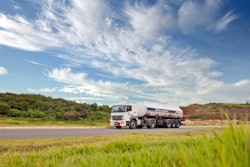 Class 8 order activity in North America declined sharply in April 2020 due to economic uncertainty.