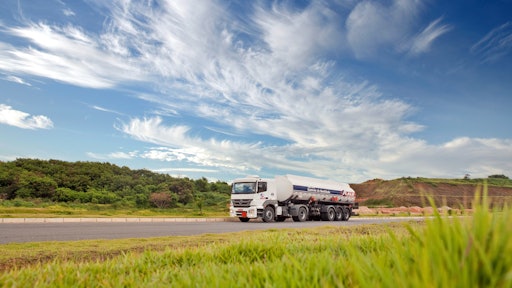 Class 8 order activity in North America declined sharply in April 2020 due to economic uncertainty.