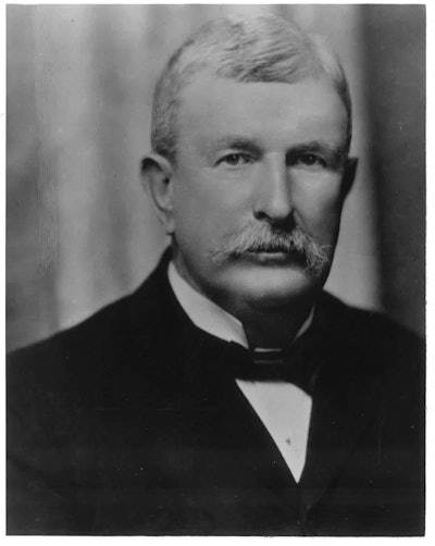 Benjamin Holt developed a 'track layer' to more easily maneuver through difficult terrain.