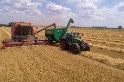 Combine Tractorin Field X Lm Wt913 E Oc Us