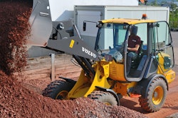 The L25 Electric compact wheel loader in use at a customer site.