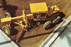 A closer look at an early Deere 570 with articulated frame.