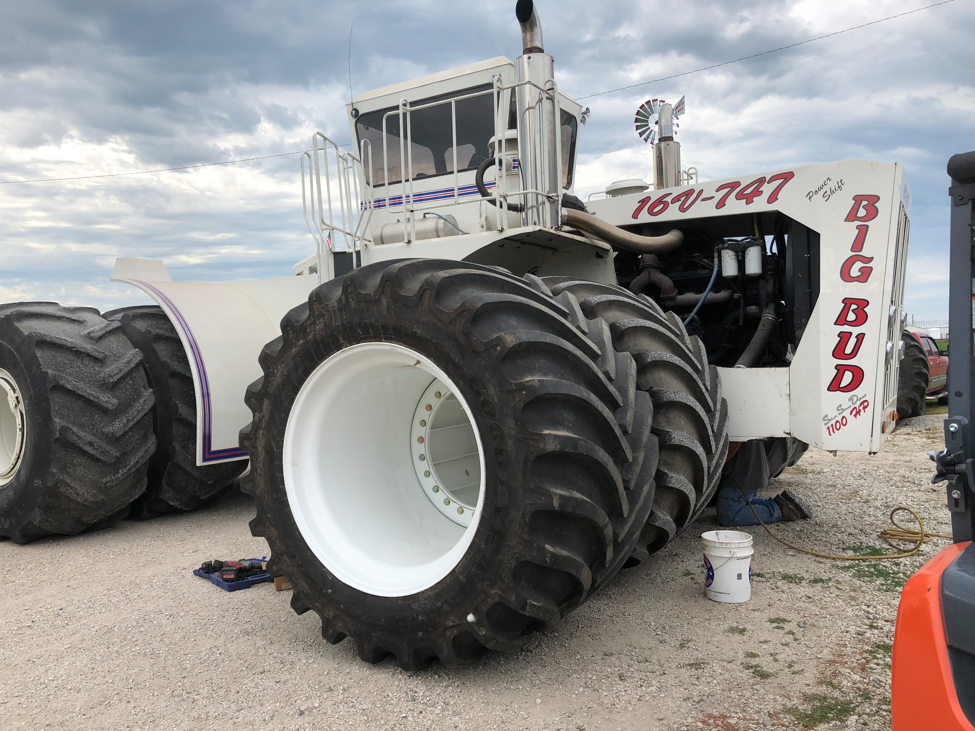 tractor big wheel