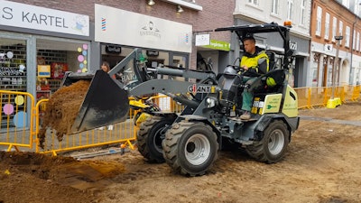 G2200 E X Tra Buus Landscpaing 1