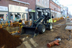 G2200 E X Tra Buus Landscpaing 2