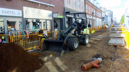 G2200 E X Tra Buus Landscpaing 2