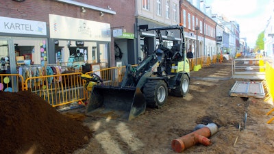 G2200 E X Tra Buus Landscpaing 2
