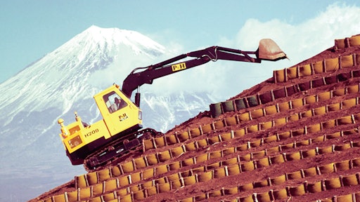 The H208 crawler-type hydraulic excavator was produced in 1967.