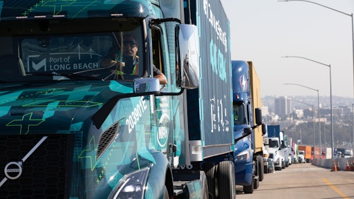 Polb Vnr Electric Lead Truck Parade Of Clean Vehicles Volvo Trucks